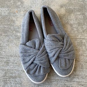 Sugar Gonzo Gray Felt Slip Ons with Knot Bow